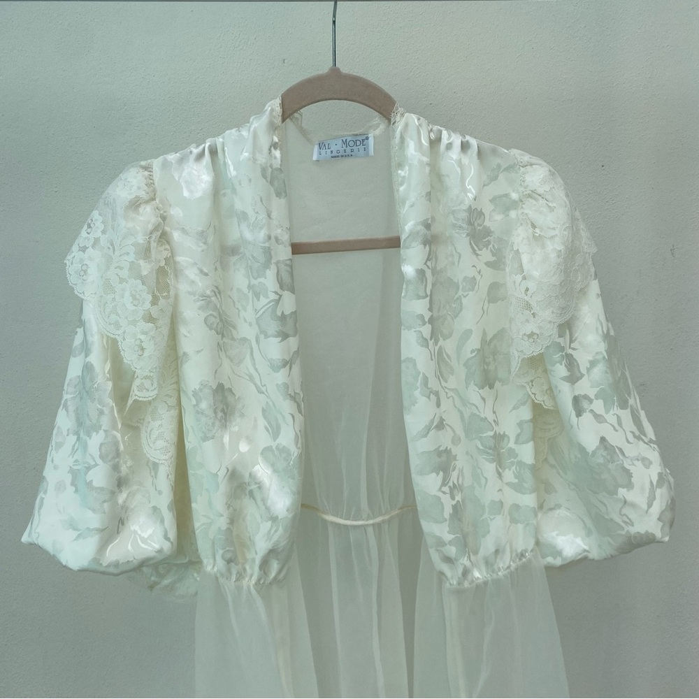 Vintage Val Mode Lingerie Ivory Robe Size M/L
